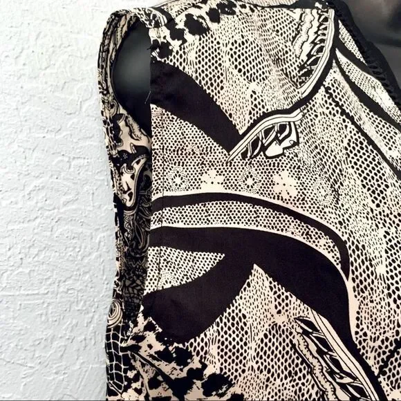 ANGL Black & Cream Abstract Pribt Surplice Short Romper Size Small - Picture 10 of 15